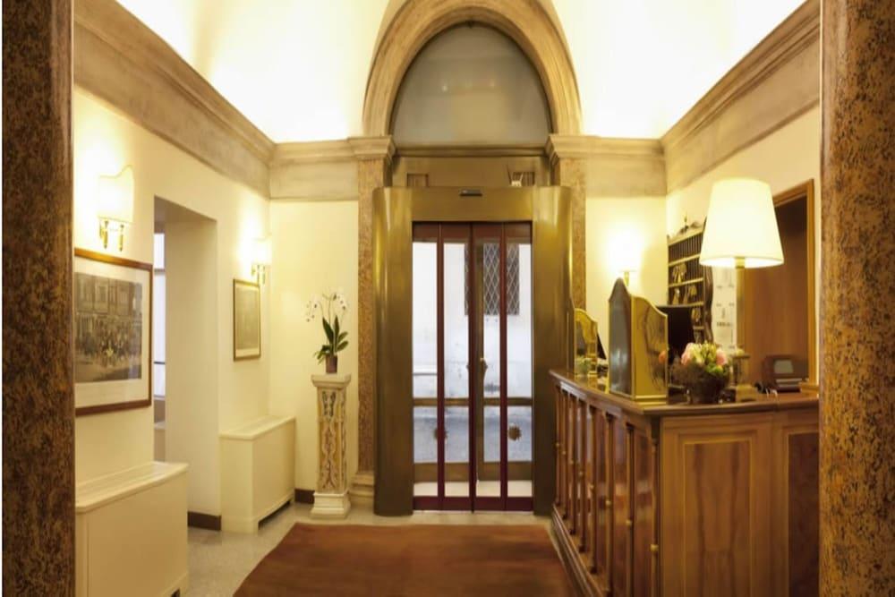 Hotell Santa Chiara