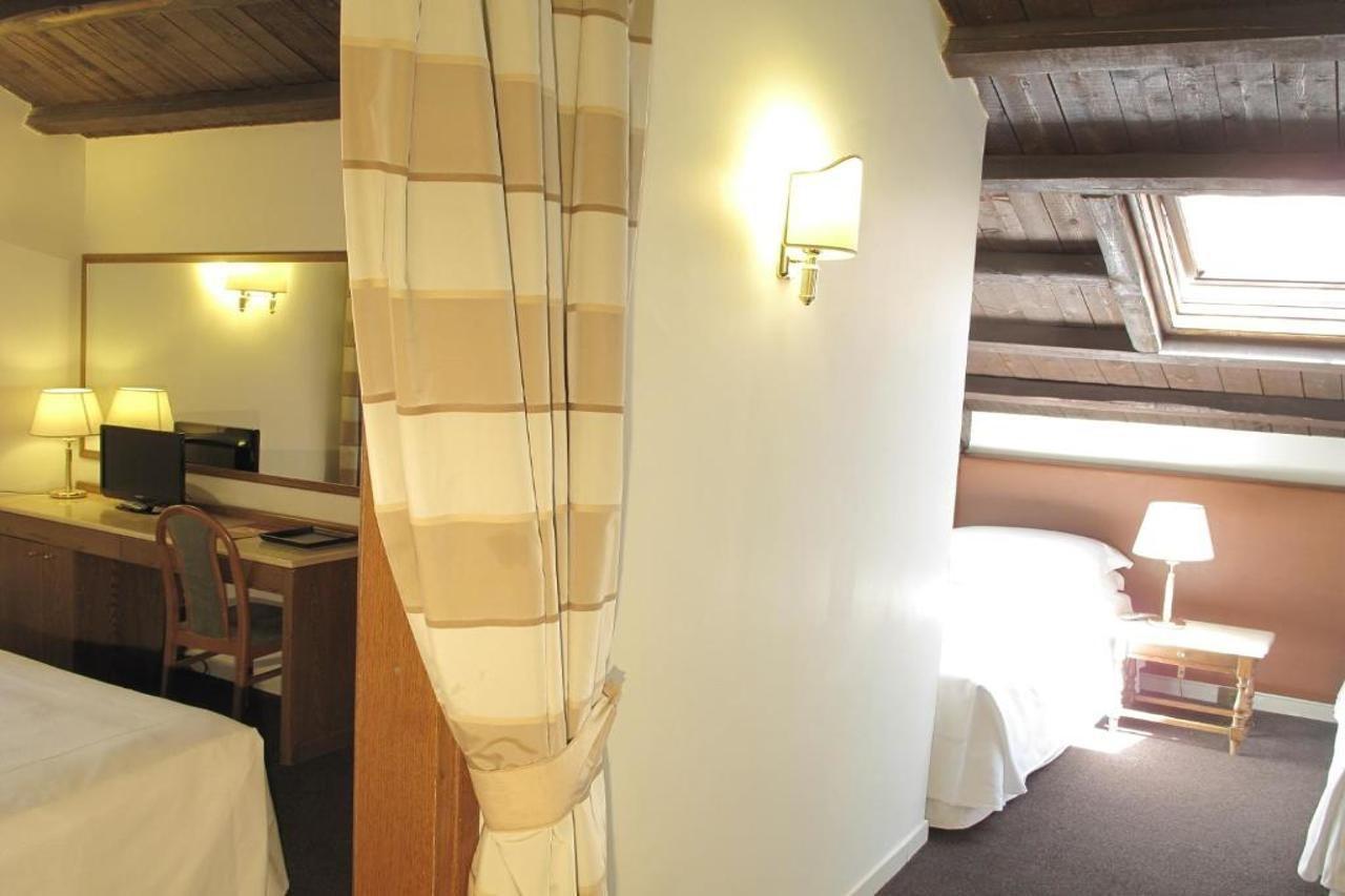 Santa Chiara Hotell 3*