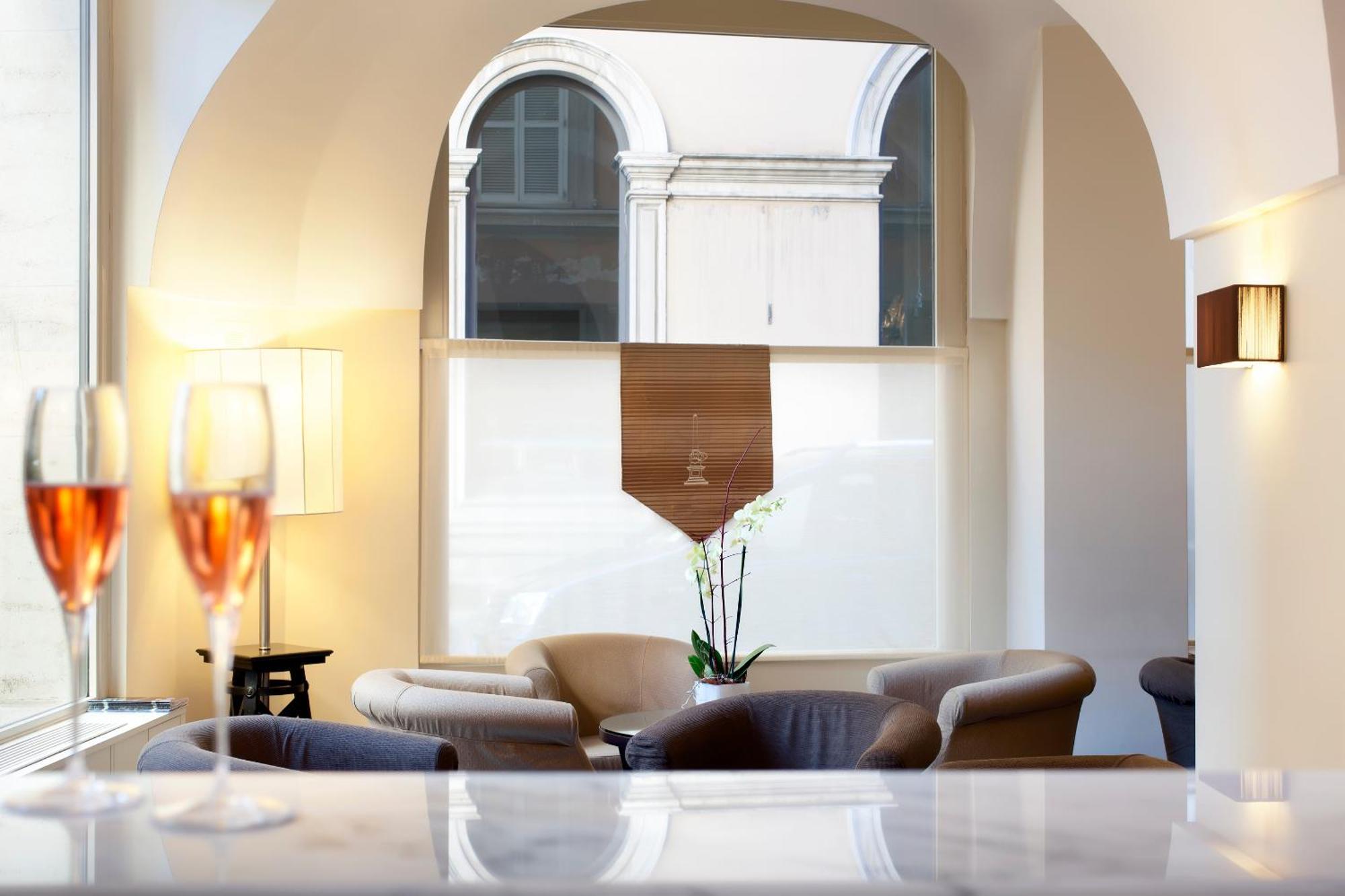 Hotell Santa Chiara 3*