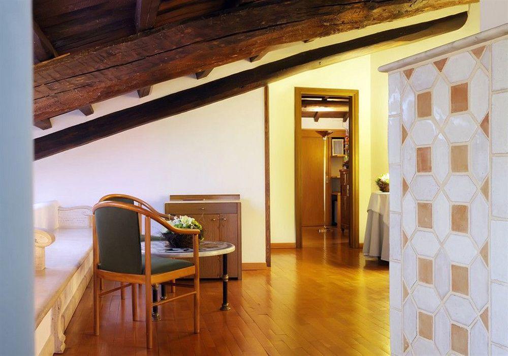 Santa Chiara Hotell