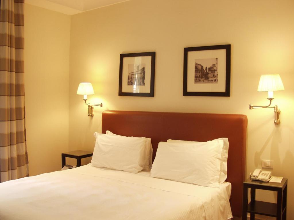 Hotell Santa Chiara 3*